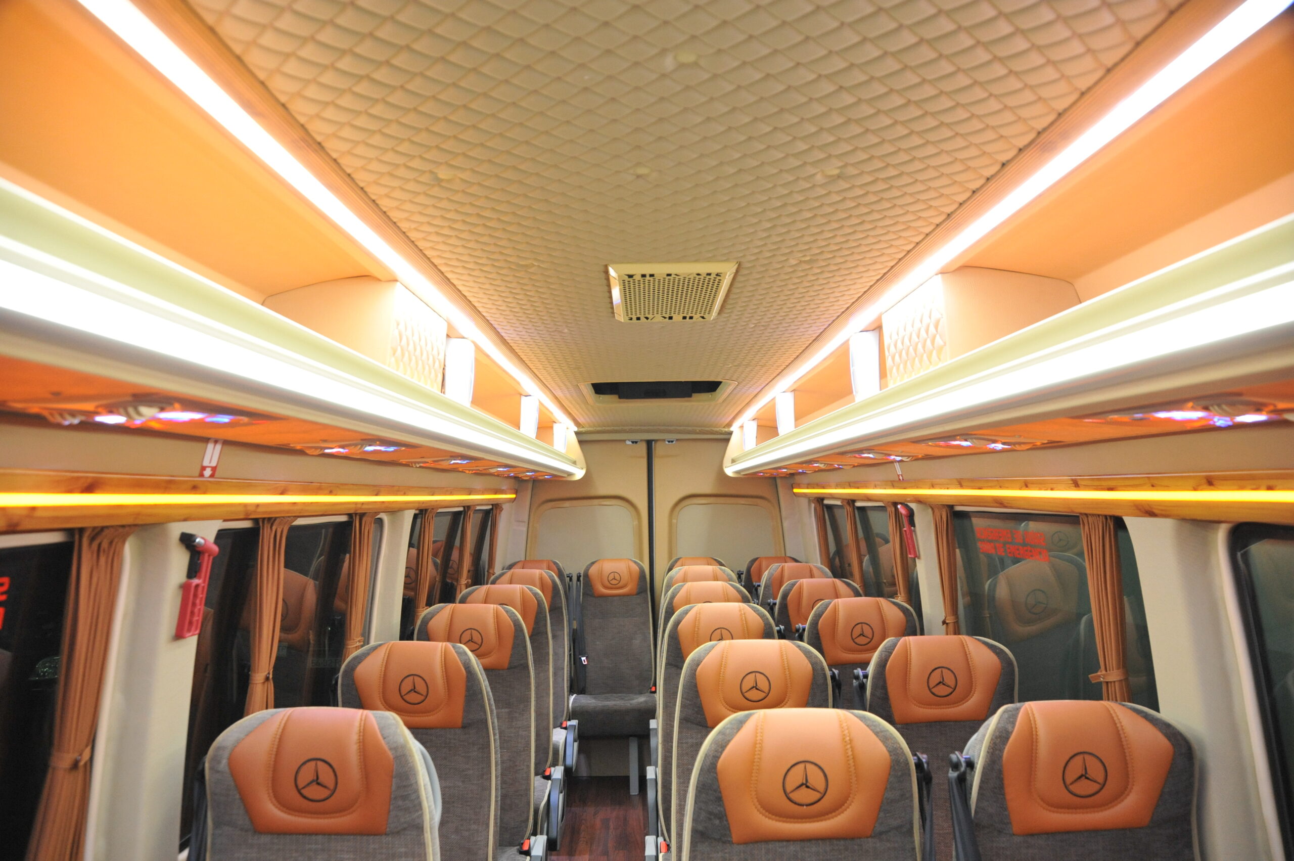 Mercedes Sprinter Minibus 22 — 4